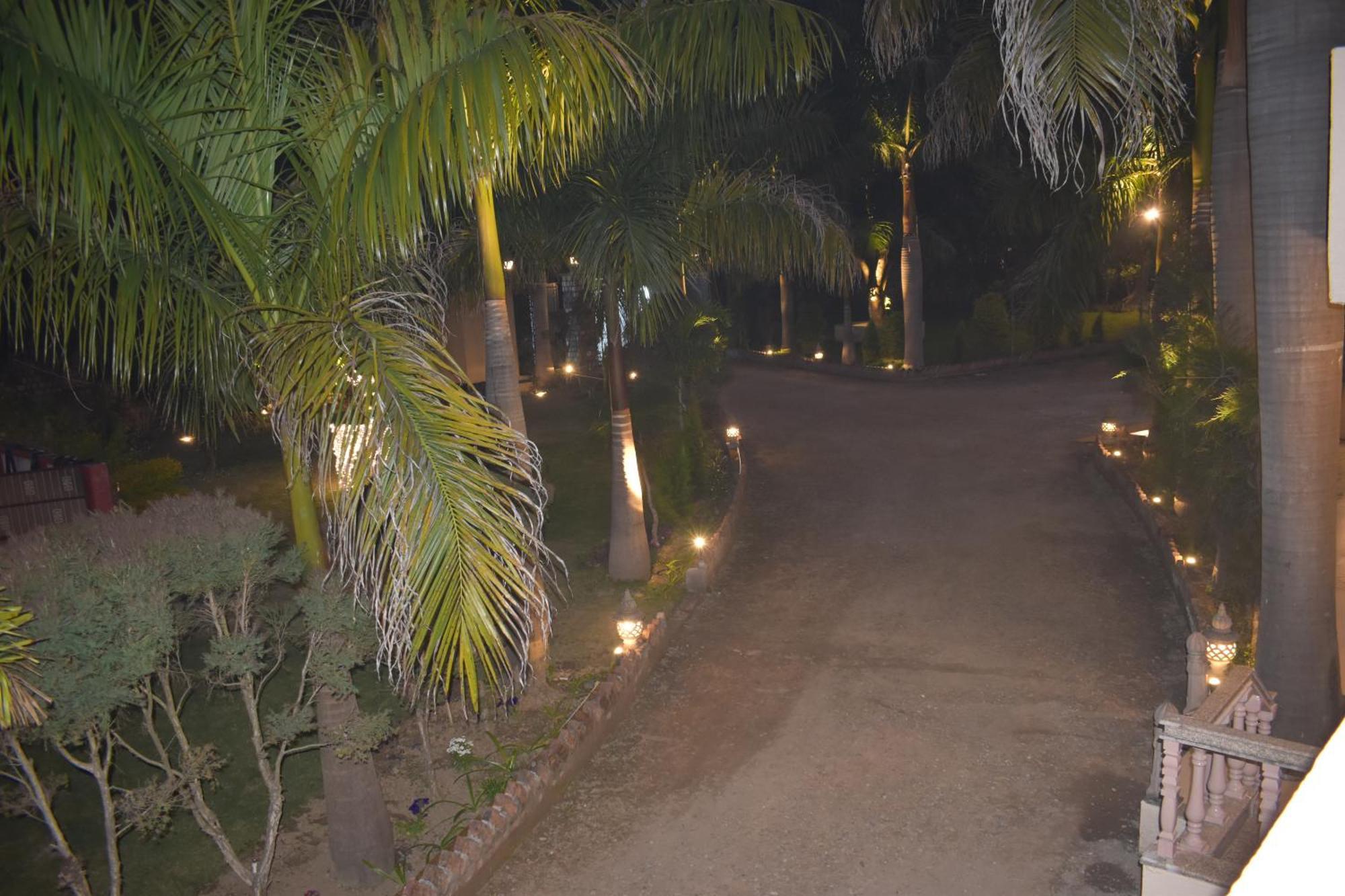 3Acres Resorts Дехрадун Экстерьер фото